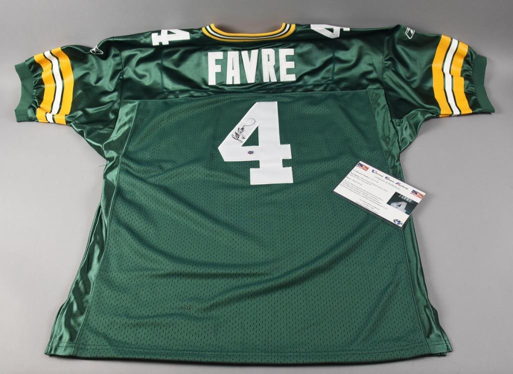 Brett Favre Signed Packers Jersey w/ COA, Hologram Sticker: Greenbay Packers quarterback Brett Favre signed this very cool green jersey. Signed in the 4 and comes with COA from Universal Sports Authority with original hologram sticker number USA-5368.
