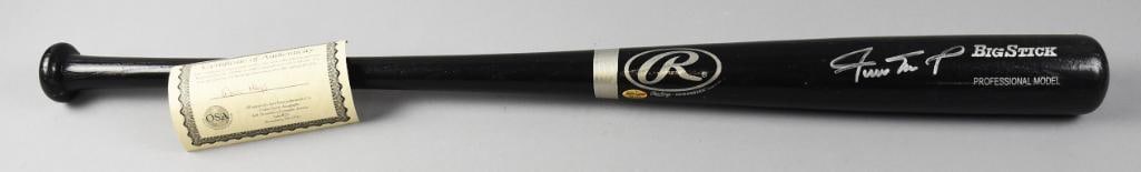 Willie Mays Signed Rawlings Bat w/ COA, Hologram Sticker: Online Sports Autographs have authenticated this black Rawlings Big Stick baseball bat signed by the late, great Willie Mays. It will come with the OSA certificate with hologram sticker number 19072.