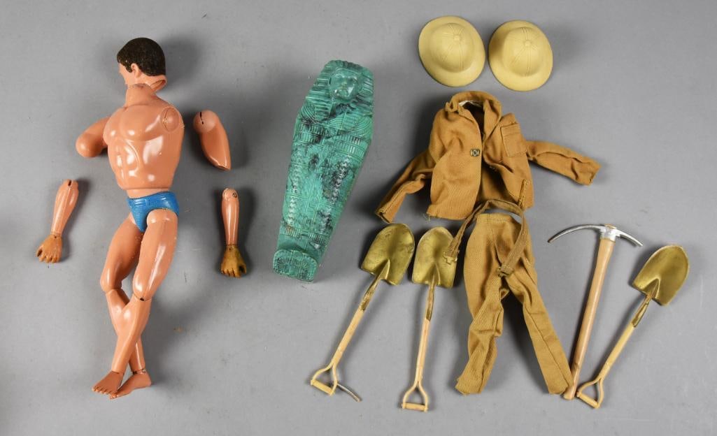 Vintage GI Joe Adventure Team, Flocked & Accessories: Lot is for a vintage Adventure Team GI Joe head, brunette with flocked hair. Includes a 1976 Hasbro body, believed to be for Land Adventure GI Joe. The accessories include two pith helmets, khaki