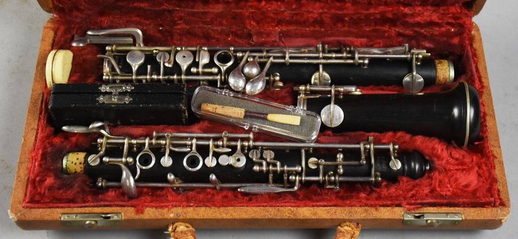 Vintage Cabart A Paris Oboe in Case & Extra Reeds: Awesome for the aspiring musician is this cool vintage Cabart A. Paris oboe. It is in three parts and includes extra reeds and micro cork grease.?Comes in a custom Baxter Northup?faux fur lined case.?
