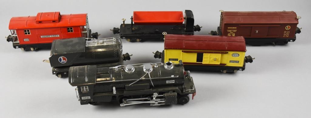 Pre-War Lionel Locomotive & Train Cars (1 of 11)
