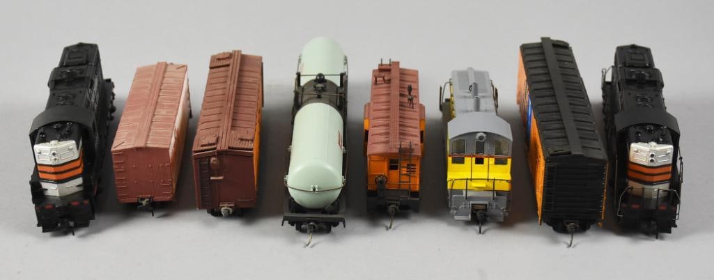 HO Scale Model Trains and Freight Cars (1 of 8)