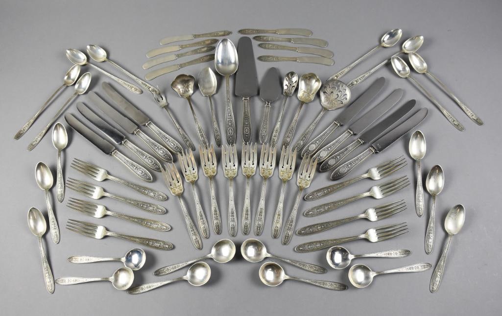 1924 International Silver Wedgwood Sterling Service for 8: This is a wonderful sterling silver flatware set from International Silver. The pattern is called Wedgwood and is from 1924. The set includes eight of each, hollow knives - sterling handle, stainless 
