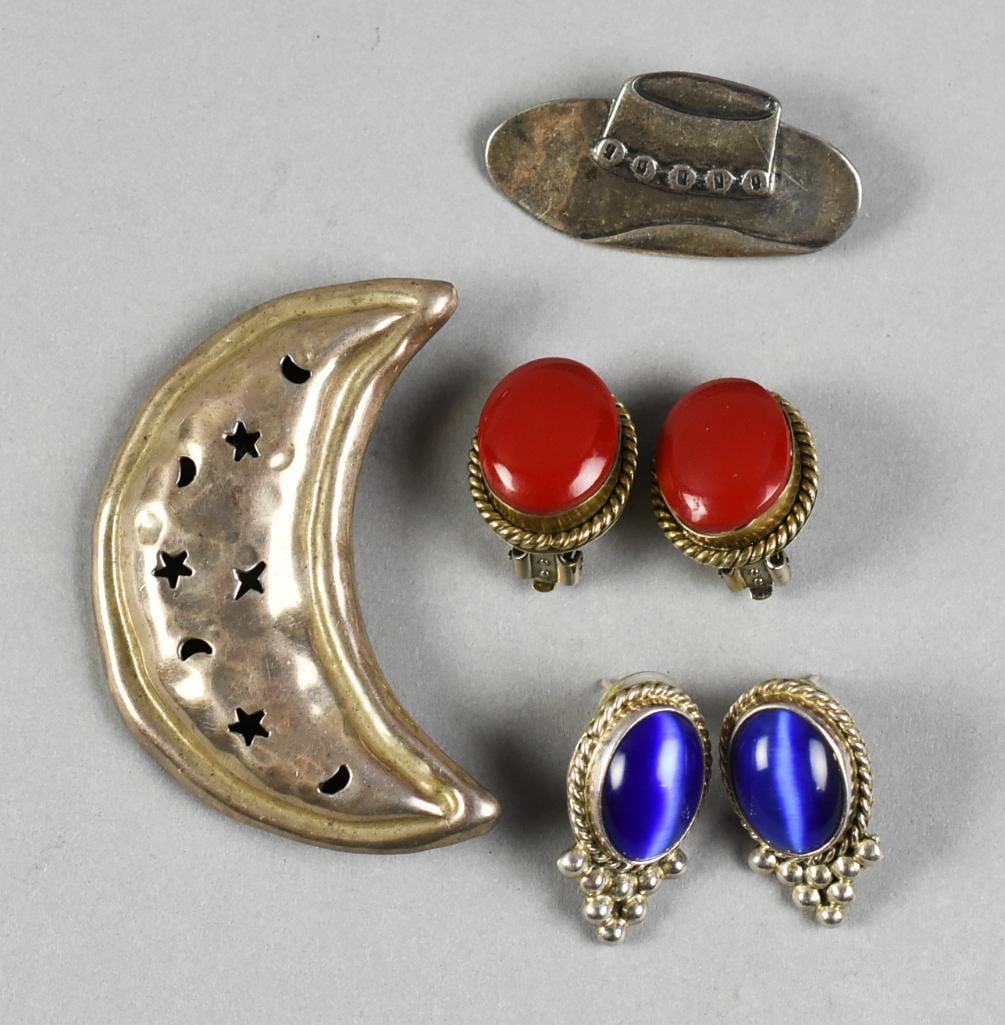 Mexican Sterling Jewelry Lot Coonsis: Lot of sterling silver Mexican jewelry with the hat being made by H.M. Coosis. 2 pair of earrings and 2 brooches. Stones in earrings are synthentic.