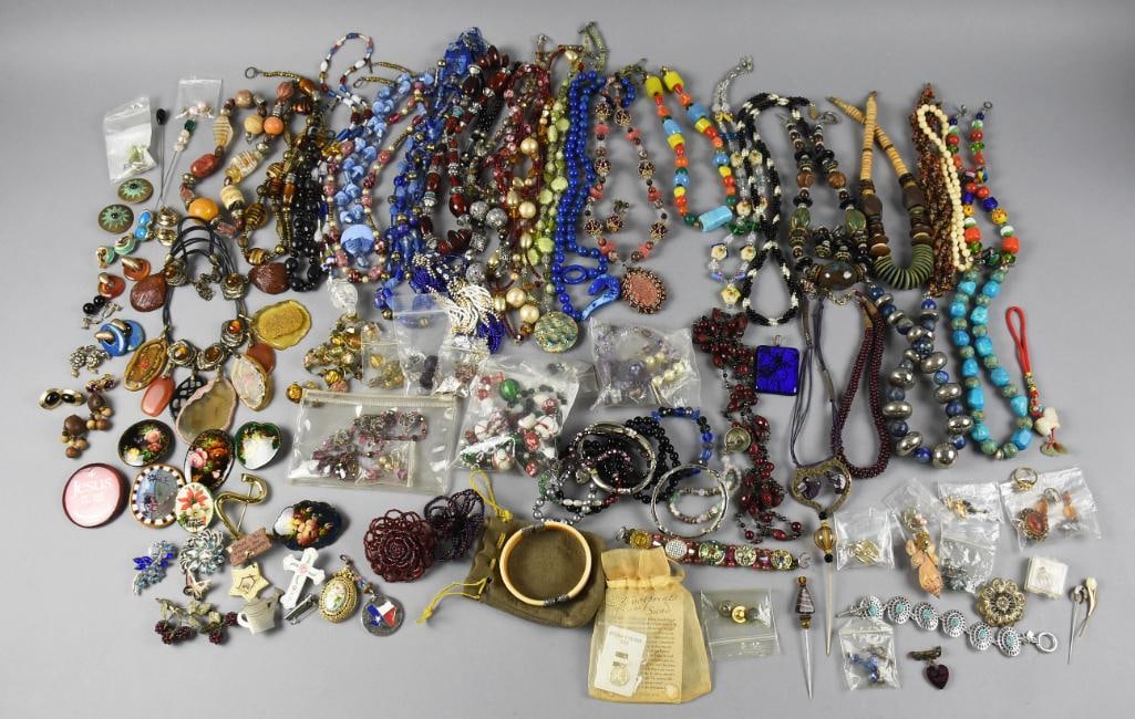 HUGE Lot Costume Jewelry Glass Stone: Awesome lot of vintage and modern costume jewelry. Lot consists of mostly necklaces and a few have matching earrings. There are pins, brooches, earrings, bracelets....and some odds and ends. A few pie