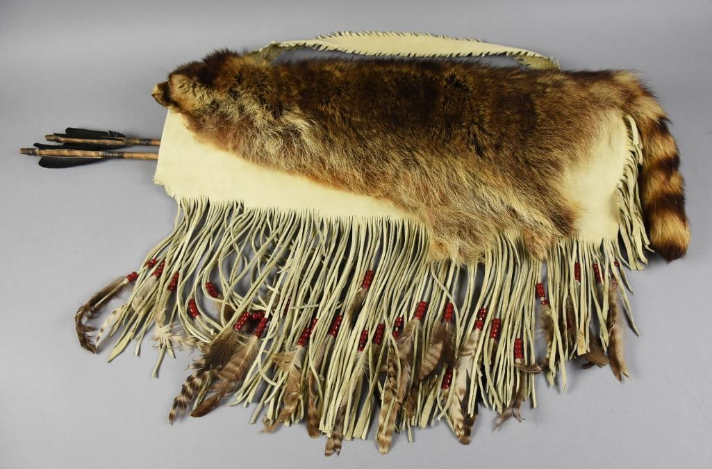 Antique Native American Plains Indian Fur Quiver, Arrows (1 of 14)