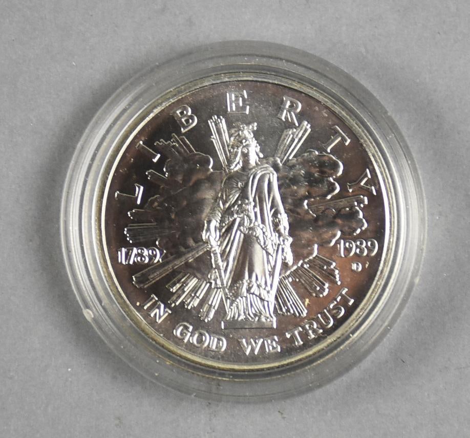 1789-1989 Bicentennial of Congress One Dollar Silver Coin: Cool coin ins uncirculated commemorating the 200 years of? the United States Congress.?