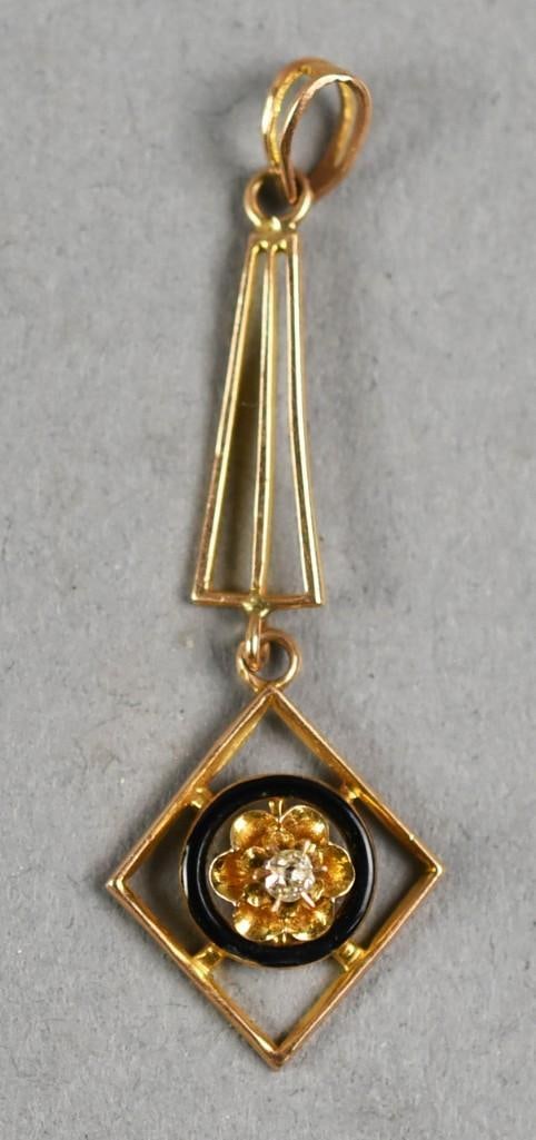 Vintage 10K Yellow Gold Diamond & Enamel Pendant: Beautiful vintage pendant in 10K yellow gold. Dangle pendant with a flower with center center diamond set in a diamond shape. Flower is encircled in what appears to be enamel. Designer mark appears