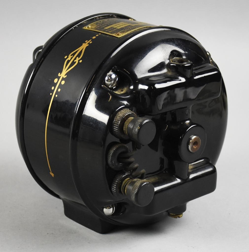 c1915 Emerson Type 51410GA Utility Motor, Restored: Very cool antique Emerson utility motor, type 51410GA appears to have been fully restored. Serial number H28934. Measures approx. 6" x 8". From the home of a professional antique restorer.