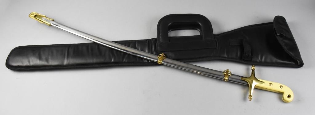 Cold Steel United States Marines Sword w/ Scabbard: Beautiful sword from Cold Steel. Half of the blade is beautifully etched with United States Marines and other details. The ricasso is marked Cold Steel on one side and a six point star on the other