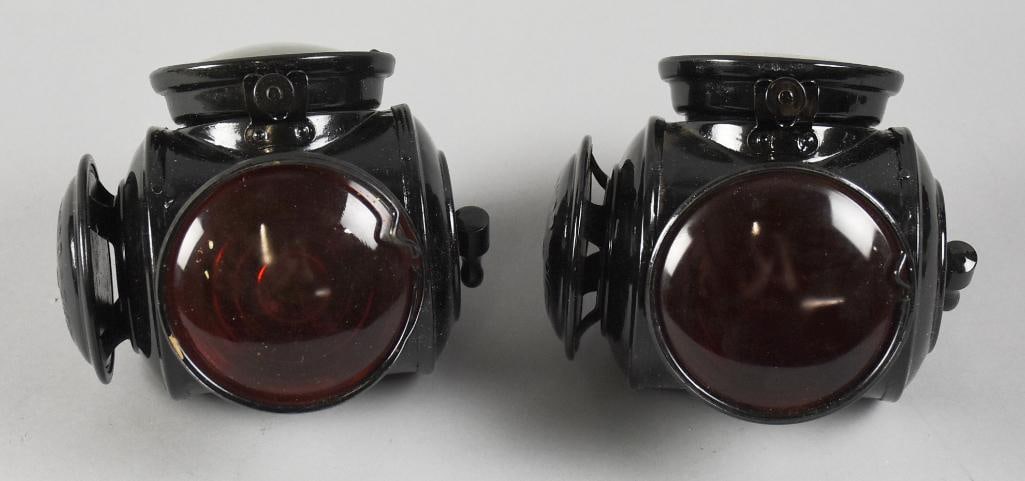 Antique Dietz Type-B Convoy Mack Truck Tail Lights (1 of 9)