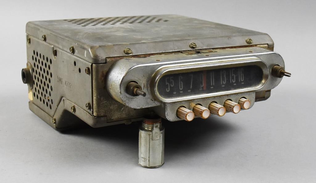 c1950 Ford Motor Company Zenith AM Tube Car Radio: If you're looking to restore your 1949-1950 Ford, this is a great radio to have. It is a 9MF 4772 AM with push button preset buttons. It was manufactured by Zenith for Ford model cars and is a tube st
