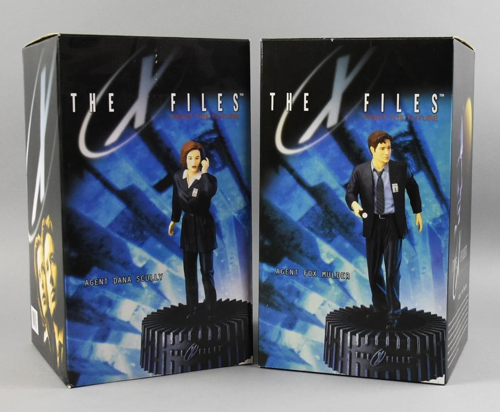 1998 X-Files Agents Fox Mulder and Dana Scully 12" Figure Dark Horse MIB NOS (1 of 4)