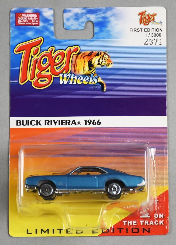 SCARCE 2000 Tiger Wheels Buick Riviera-1966-MOC-NOS (1 of 3)
