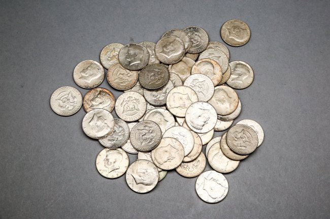 56 Loose Kennedy Half dollars Silver 1965-1969 40 % (1 of 1)