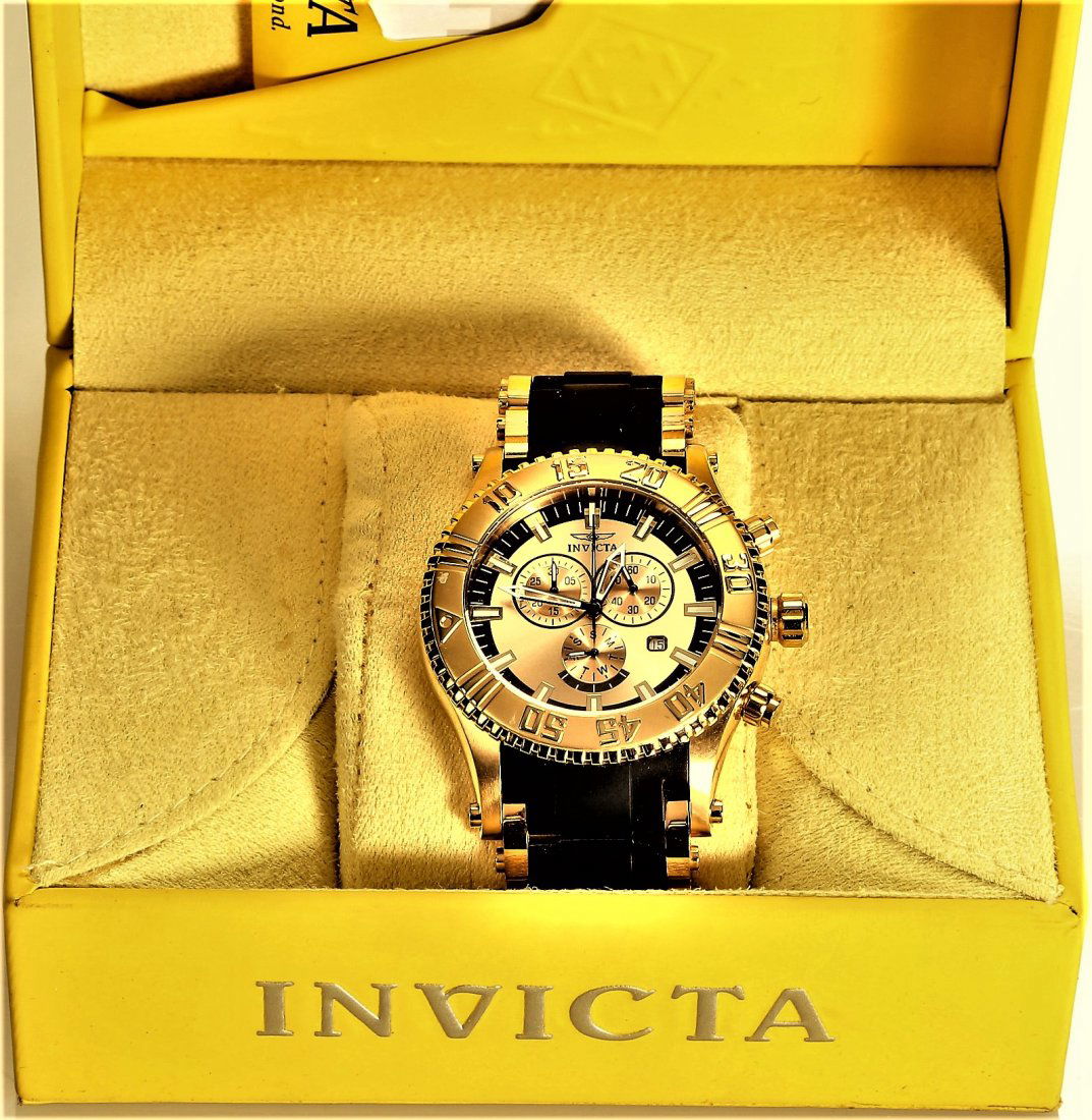 Invicta Sea Spider 15383: MovementComponents: SwissCaliber: 5030.DCase and DialCase Size: 50mmCase Material: Stainless SteelCrown Type: PushCrystal Type: Flame FusionDial Material: ChampagneBandMaterial: Stainless Steel, Polyu