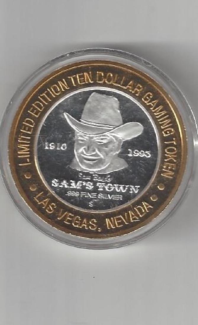 TEN DOLLAR SILVER SAM'S TOWN GAMING TOKEN (1 of 2)