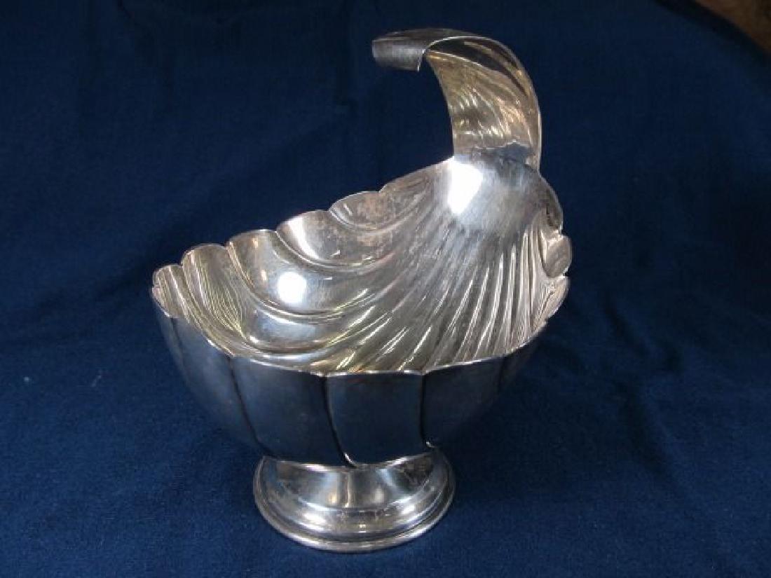 MEXICO STERLING TANE ORFEBRES CANDY NUT HANDLED BOWL: MEXICO STERLING TANE ORFEBRES CANDY NUT HANDLED BOWL DISH XLNT COND NO MONO It is in very good condition with only a very minor ï¿½" slightly open edge where the handle was joined. It has a very ni