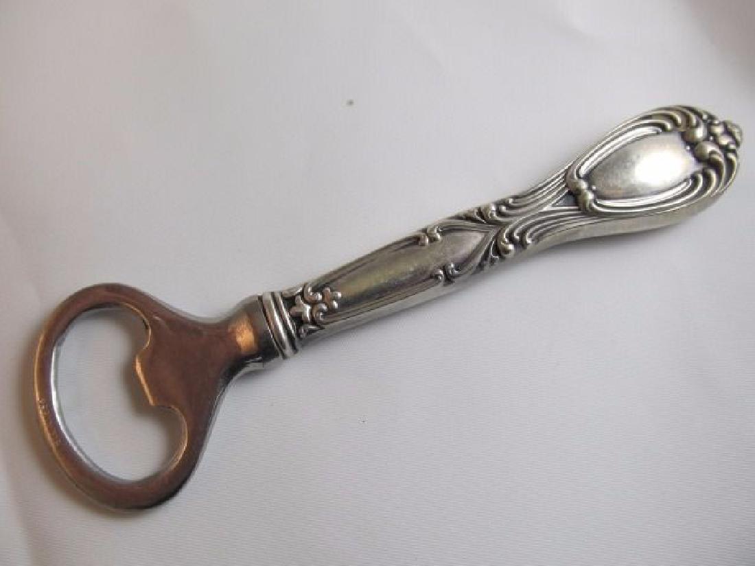 FRANK WHITING VICTORIA / FLORENCE STERLING HDLD BOTTLE (1 of 7)