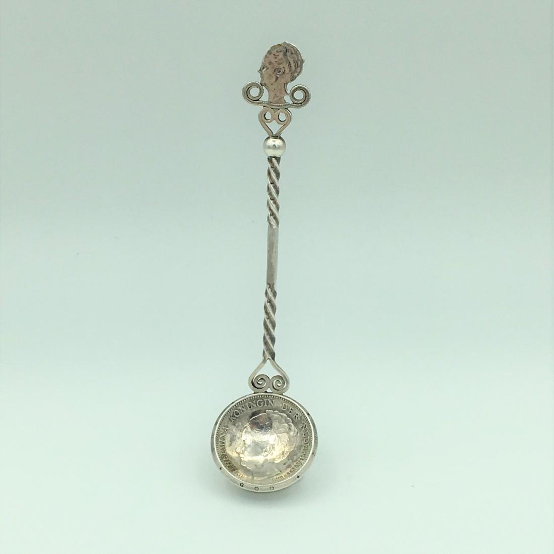 Vintage 1943 Dutch Queen Wilhelmina Sterling Silver (1 of 7)