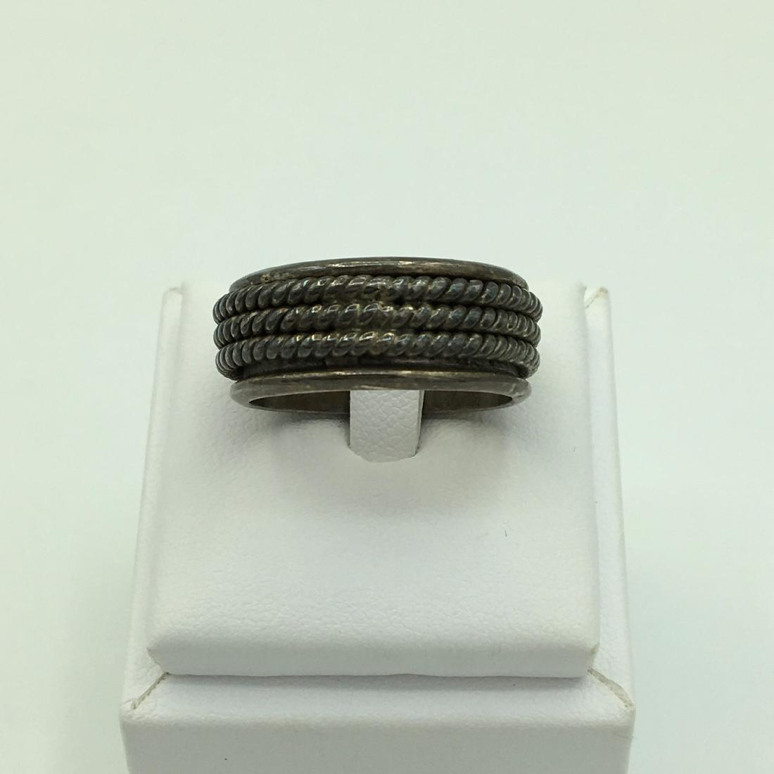 Silver Braided Design Mens Slider Ring 11.7 Grams 7.5: Silver Braided Design Mens Slider Ring 11.7 Grams 7.5 Dwt. Size 10 1/4. Ring Has Been Resized Shows Age Appropriate Wear See Photos.