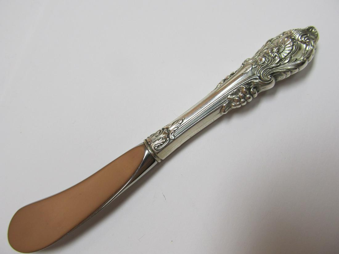 WALLACE SILVERSMITHS SIR CHRISTOPHER STERLING HANDLE: WALLACE SILVERSMITHS SIR CHRISTOPHER STERLING HANDLE BUTTER KNIFE 6" XLNT COND Product Description: This fine individual sterling handled butter knife is an overall excellent condition with almost no
