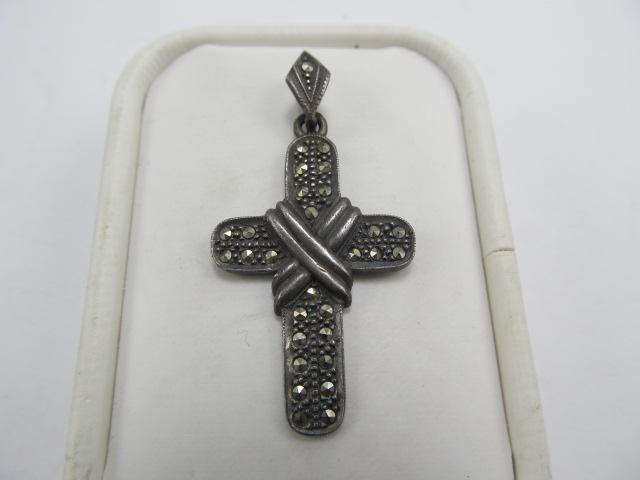 R STERLING SILVER VINTAGE CROSS W/ INSET MARCASITES: This nicely-made vintage cross stamped \\\'R\\\' .925 is in overall excellent condition with very slight wear. It is ready to enjoy. It has a nice older patina & should polish nicely. It is about 1 7/