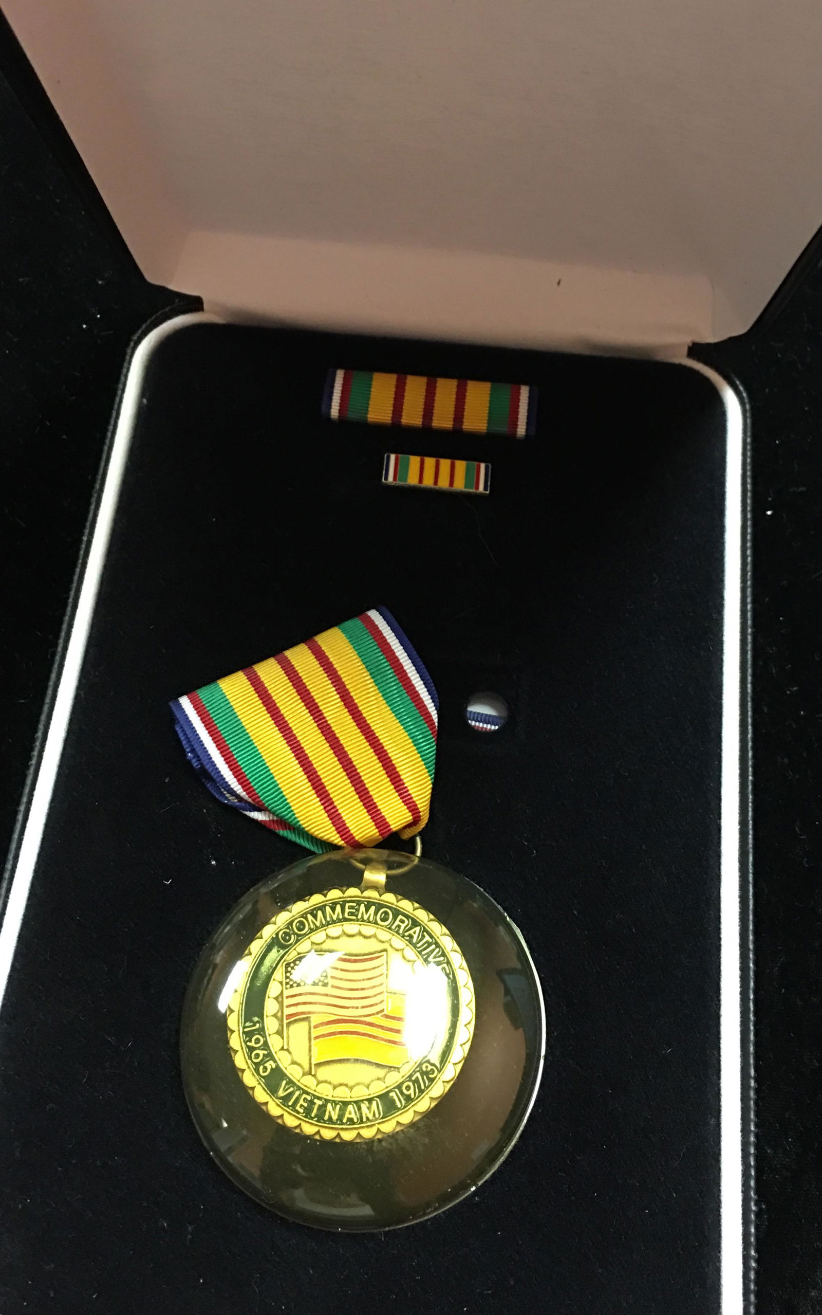 Vietnam War Commemorative Medal & Ribbon Cased Set - (1 of 6)
