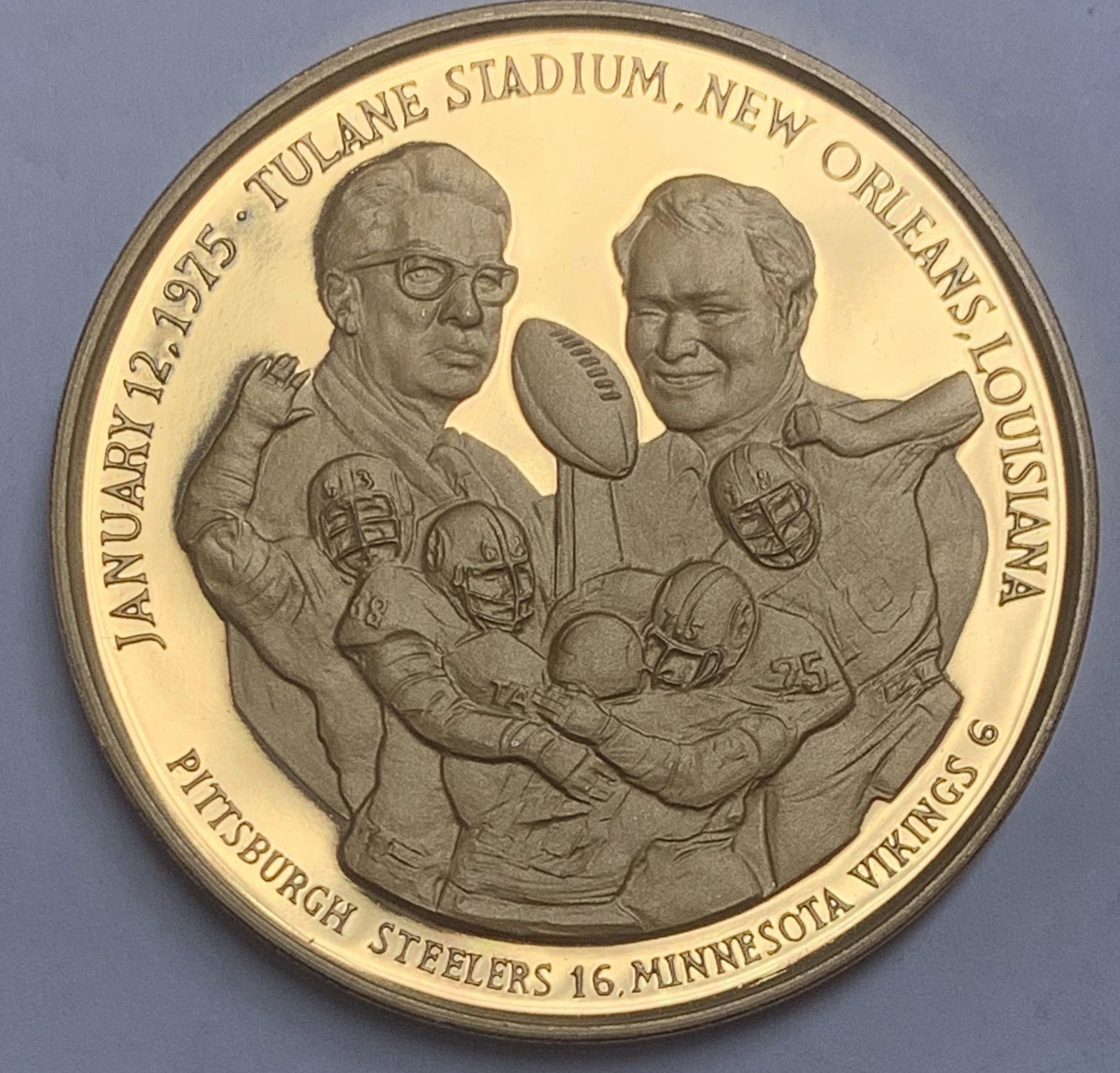 1975 Super Bowl IX Pittsburgh Steelers - Minnesota: 1975 Super Bowl IX Pittsburgh Steelers - Minnesota Vikings - New Orleans, Louisiana 1.9+ toz .999 Silver