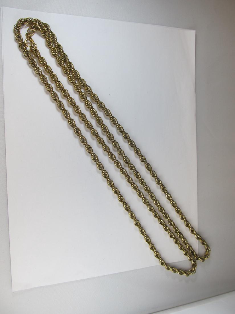 MONET GOLD TONE HEAVY 54 CHAIN W/ PLAQUE & LOCK V GOOD: This is a very appealing Monet finely-made heavy chain with the Monet plaque. It is in overall excellent condition & ready to wear. It has a nice patina. The fine chain with a tightly closing lock is 