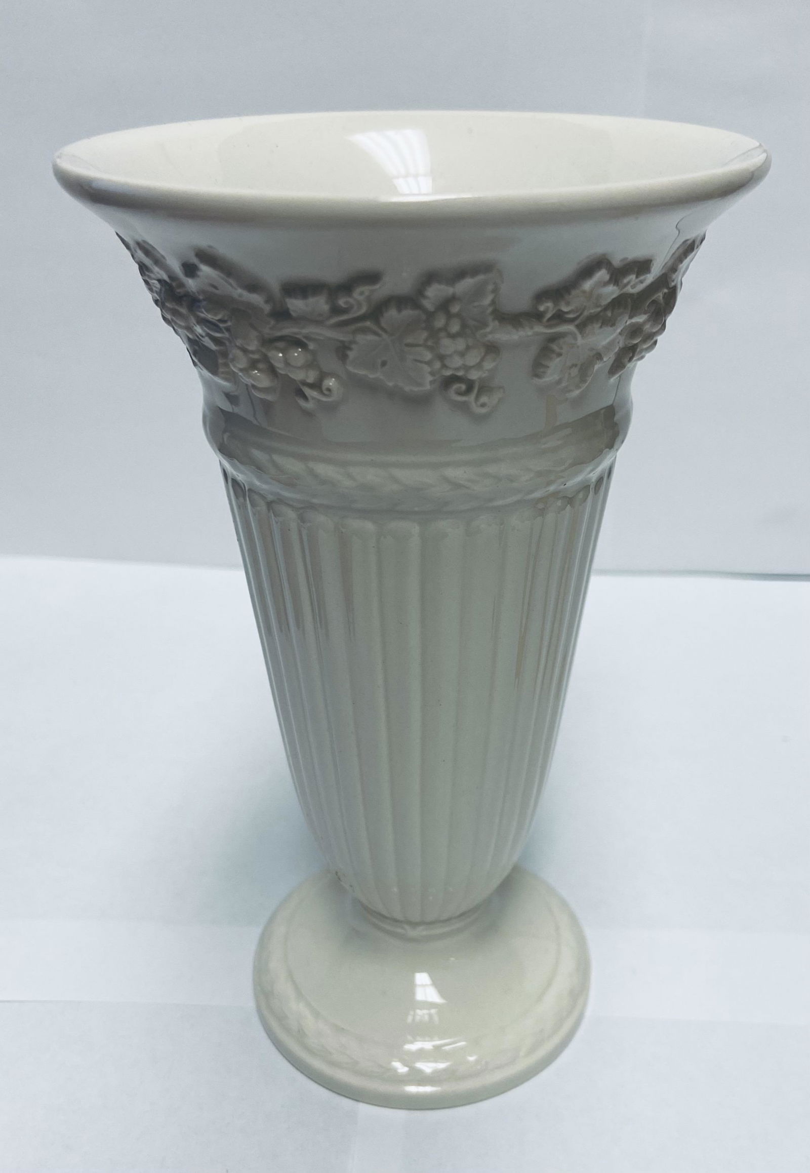 Wedgwood & Barlaston Of Etruria Embossed Queensware (1 of 6)