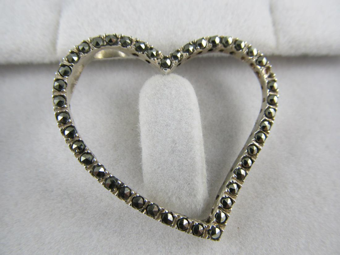 925 STERLING SILVER ATTRACTIVE HEART PENDANT W/ (1 of 3)