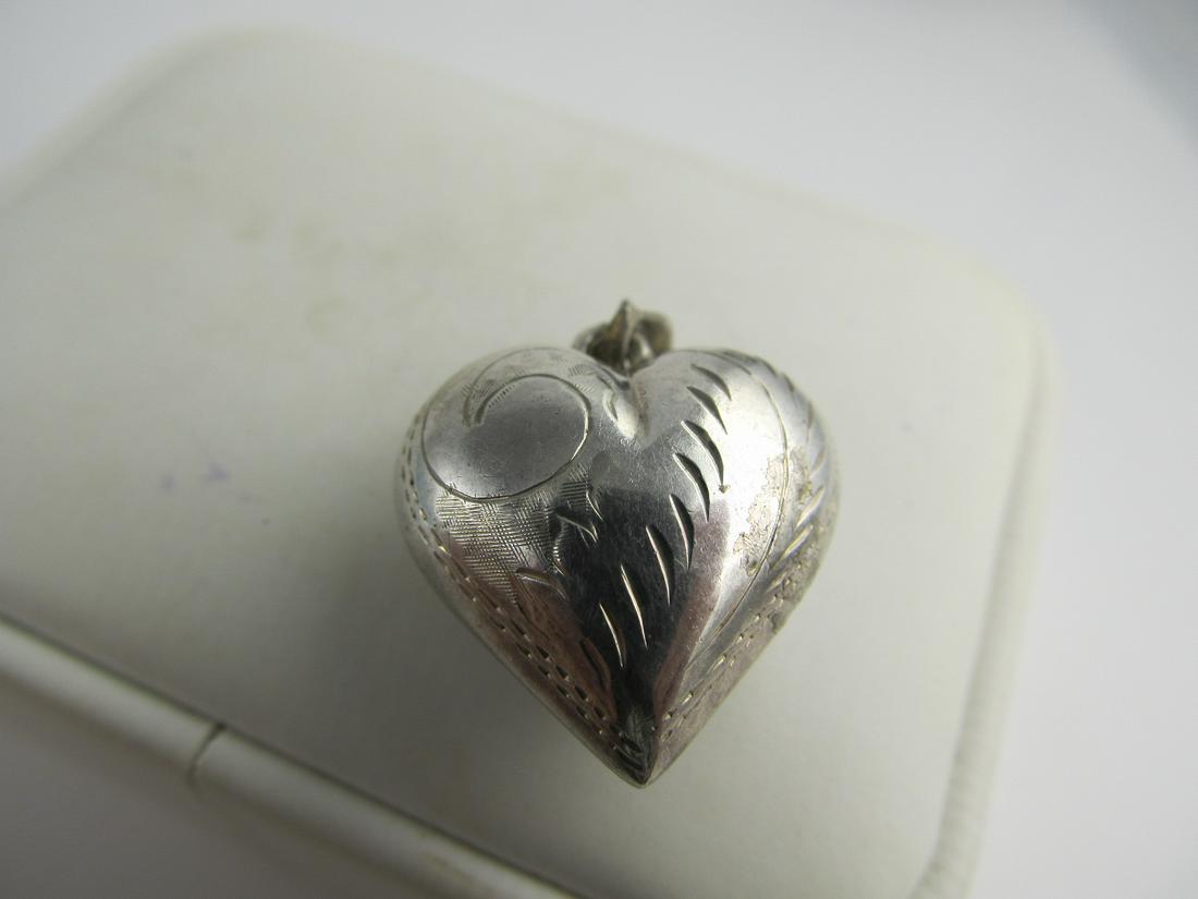 HEART PUFF PENDANT HAND CHASED DESIGN STERLING SILVER 1 (1 of 10)