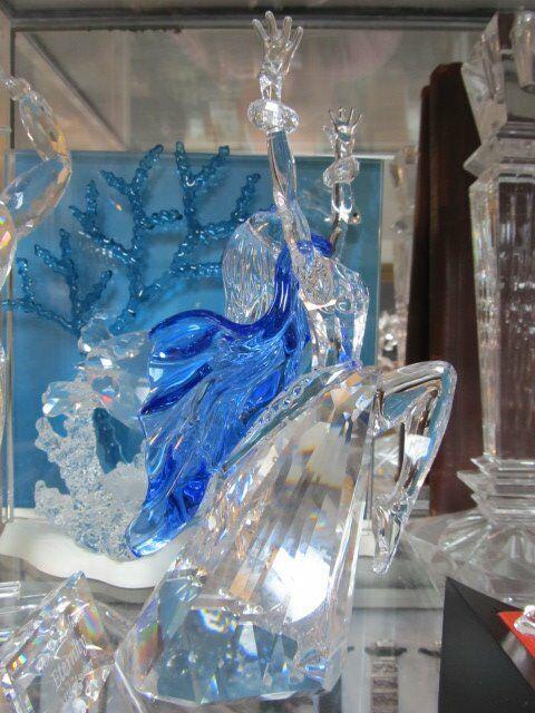 SWAROVSKI COLLECTOR SOCIETY CRYSTAL FINE ISADORA /MAGIC (1 of 5)