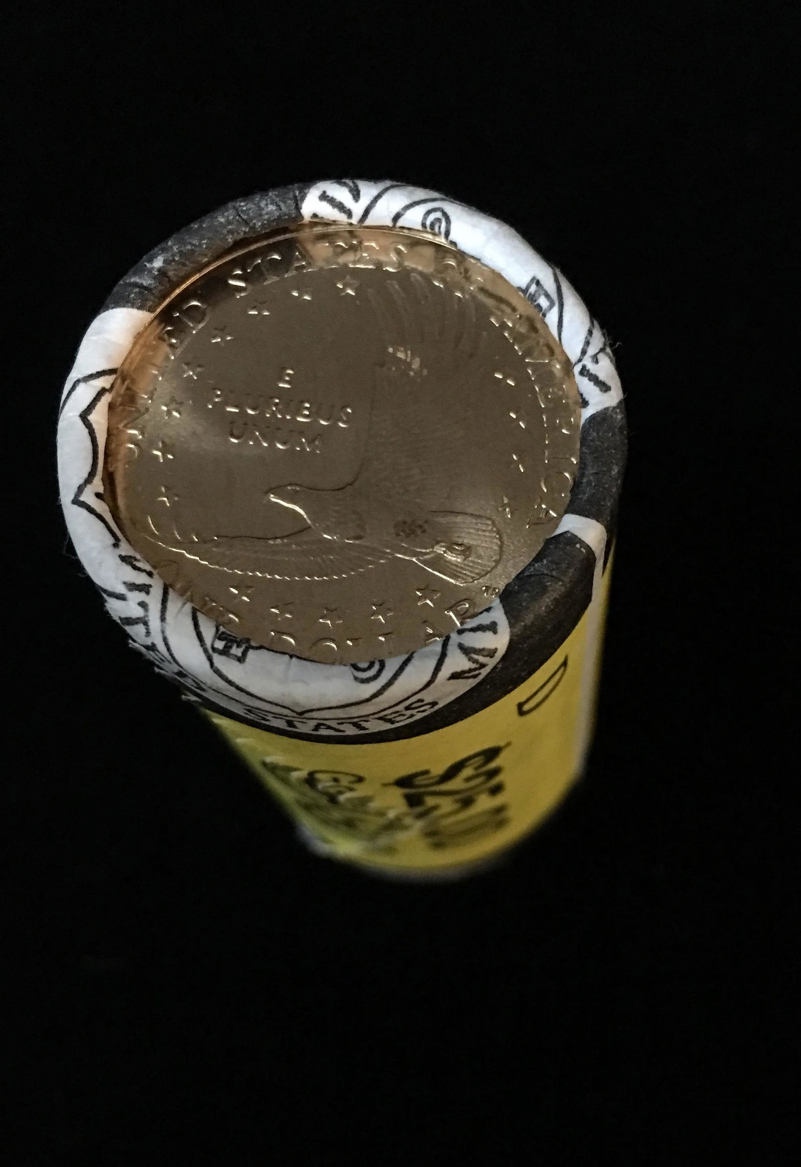 2004-D U.S. Mint Wrapped Roll of 25 Sacagawea Dollars (1 of 2)