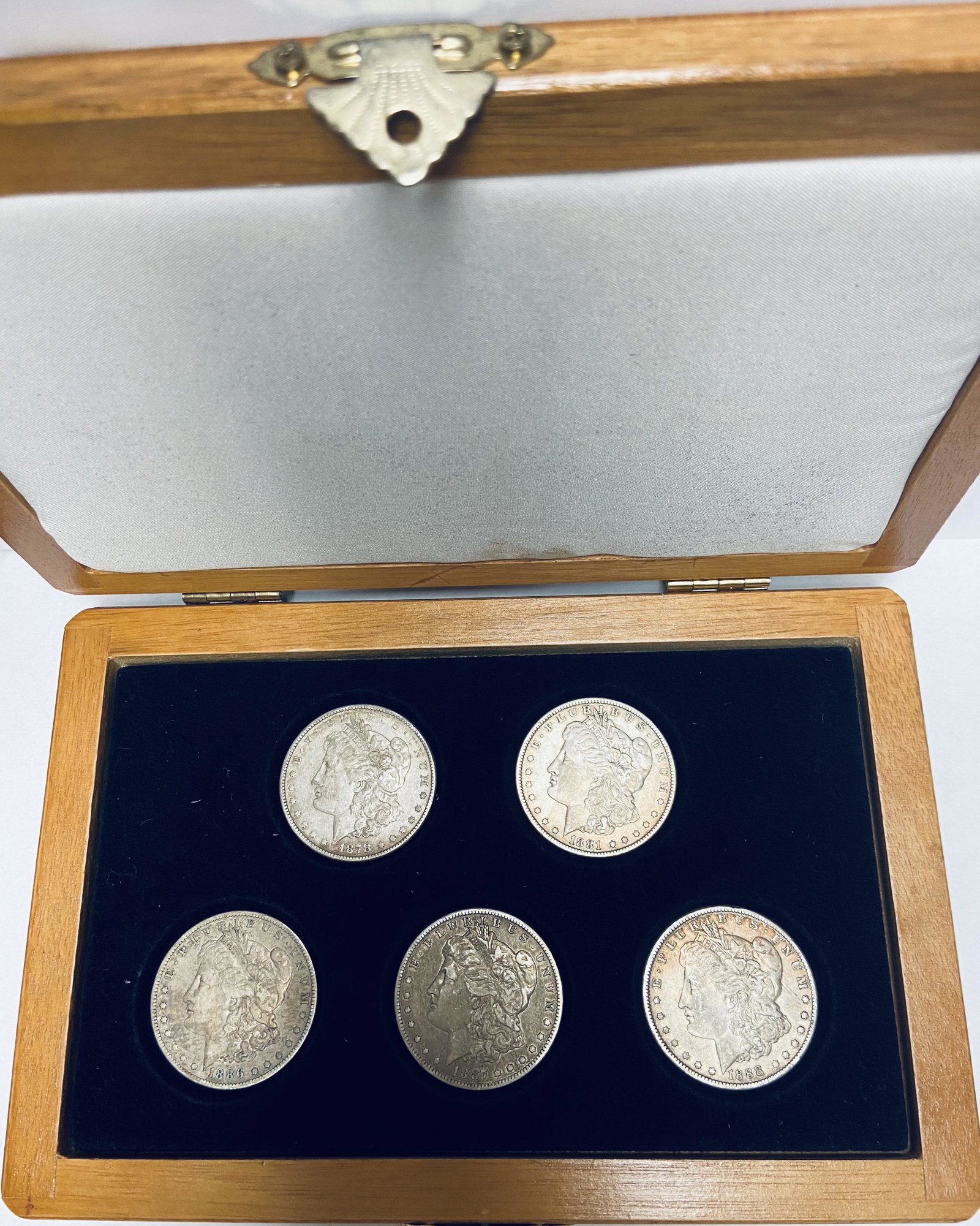 United States Commemorative Society - Morgan Silver (1 of 9)