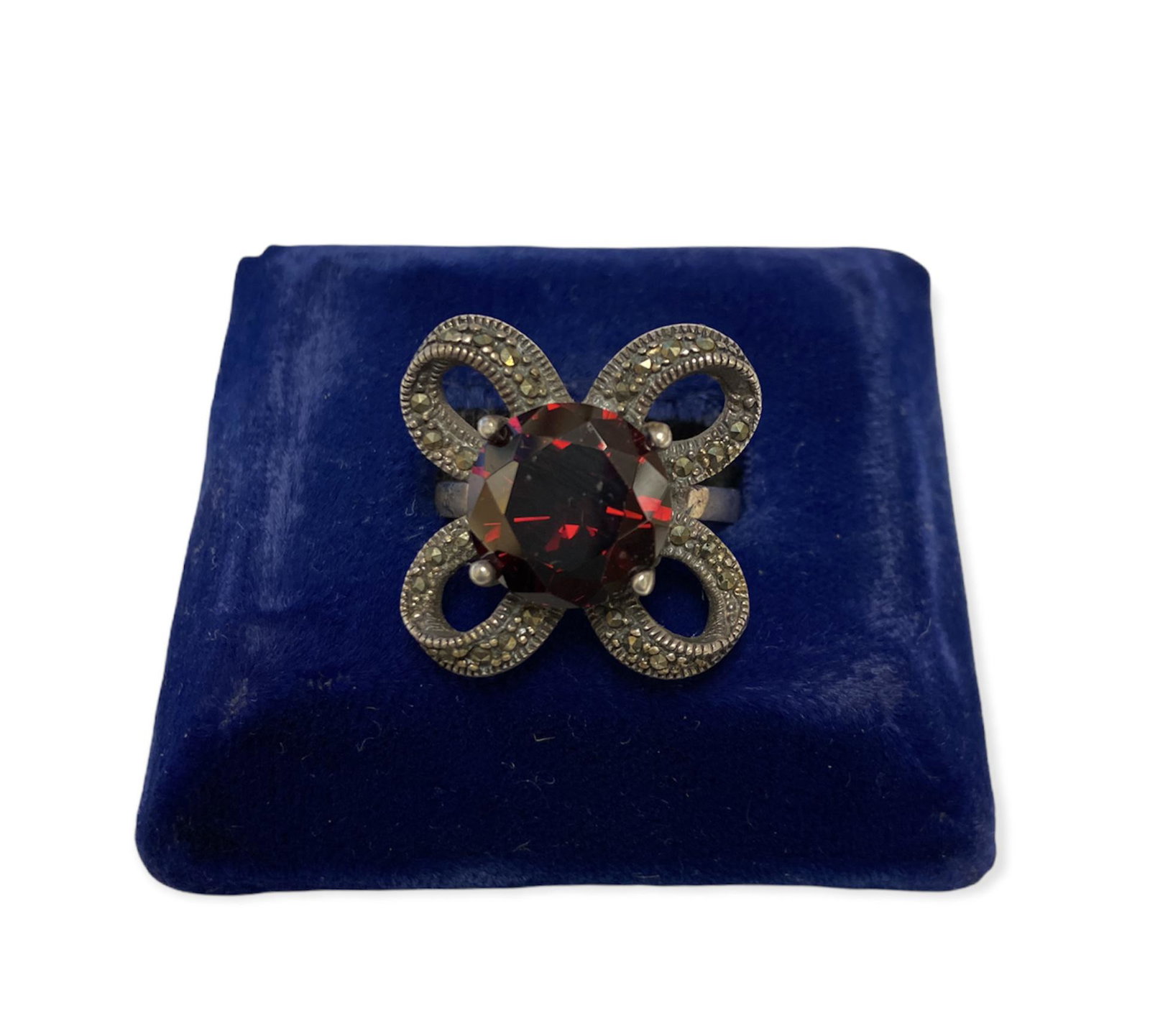 Sterling Silver Cocktail Garnet & Marcasite Ring Size 8: Sterling Silver Cocktail Garnet & Marcasite Ring Size 8, weight 6.8 dwt