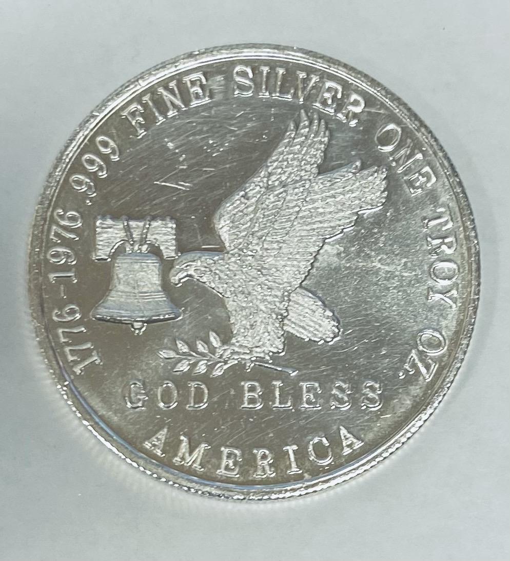1976 God Bless America 1 oz .999 Fine Silver Round (1 of 2)
