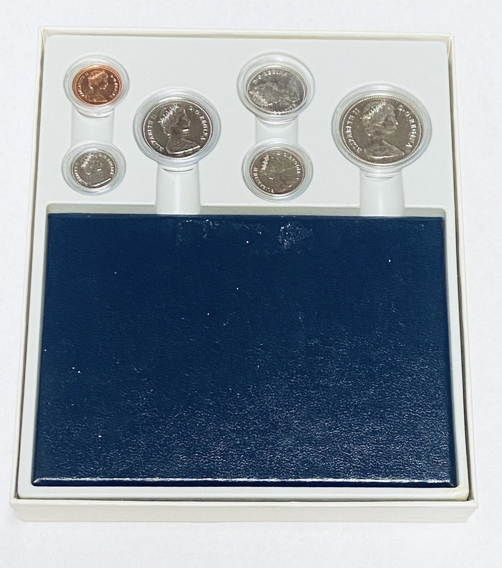 CANADA 1984 Proof Set Coins in Hard Plastic Holder from (1 of 4)