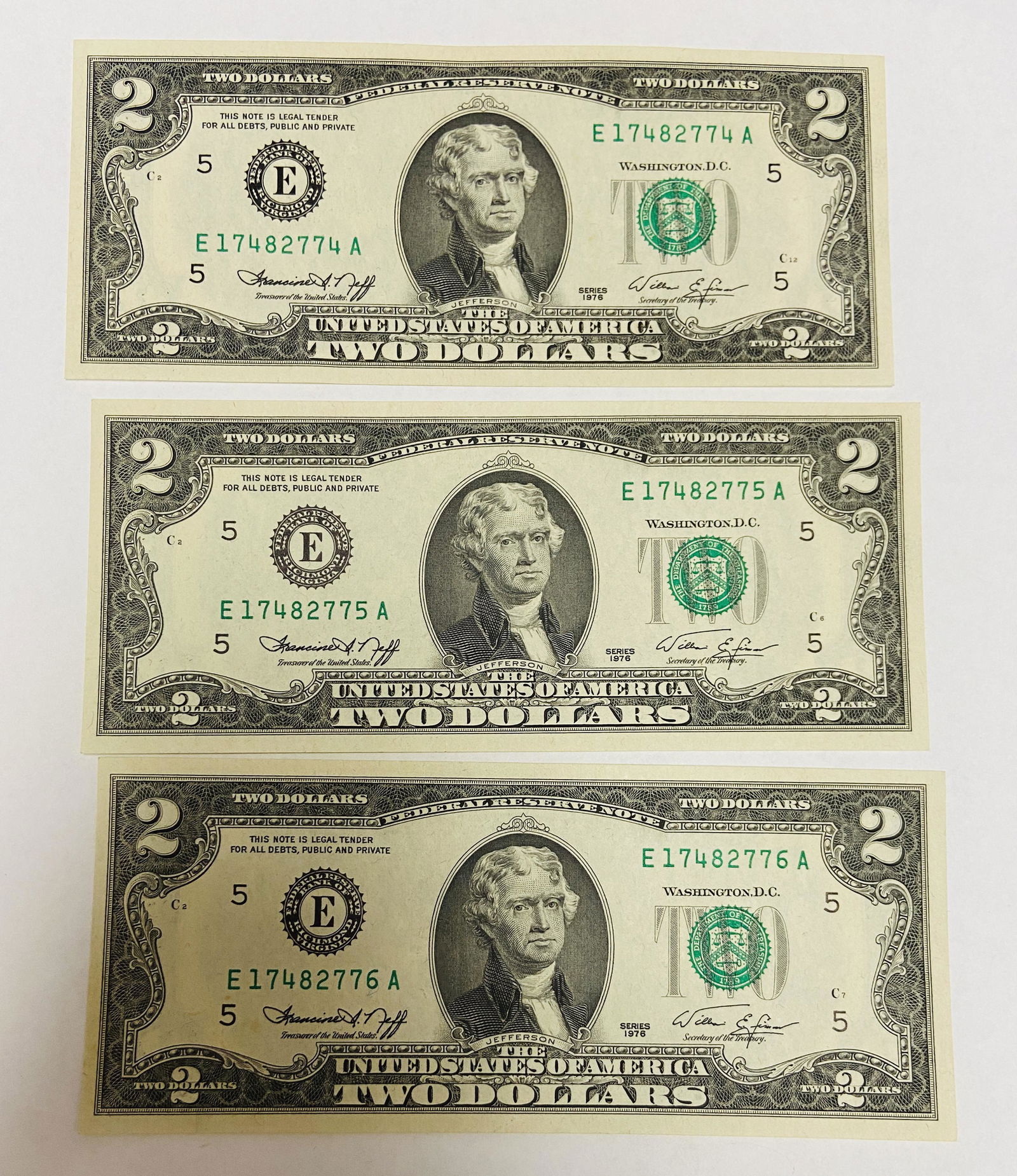 Lot of 3 - 1976 $2 Federal Reserve Notes Richmond (1 of 2)
