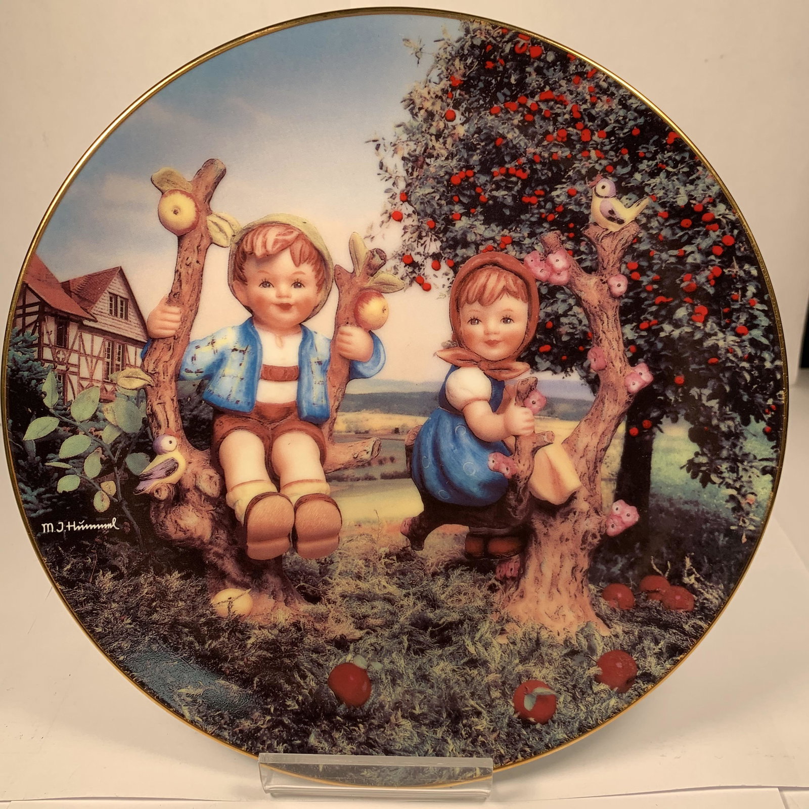 M J Hummel Danbury Mint Apple Tree Boy & Girl Plate 8 (1 of 5)