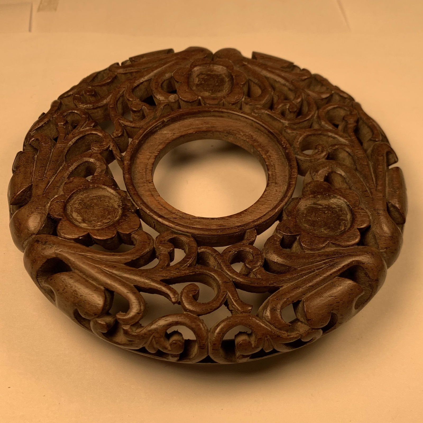 Fine Intricately Carved China Wood Small Stand 4 5/8" (1 of 6)