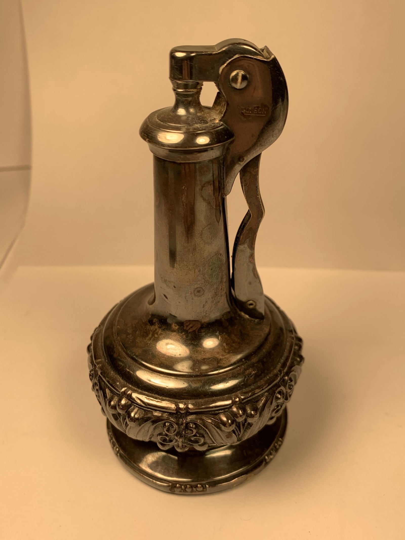 Vintage Ronson Decanter Lighter Old Patina 4 3/8" High (1 of 6)