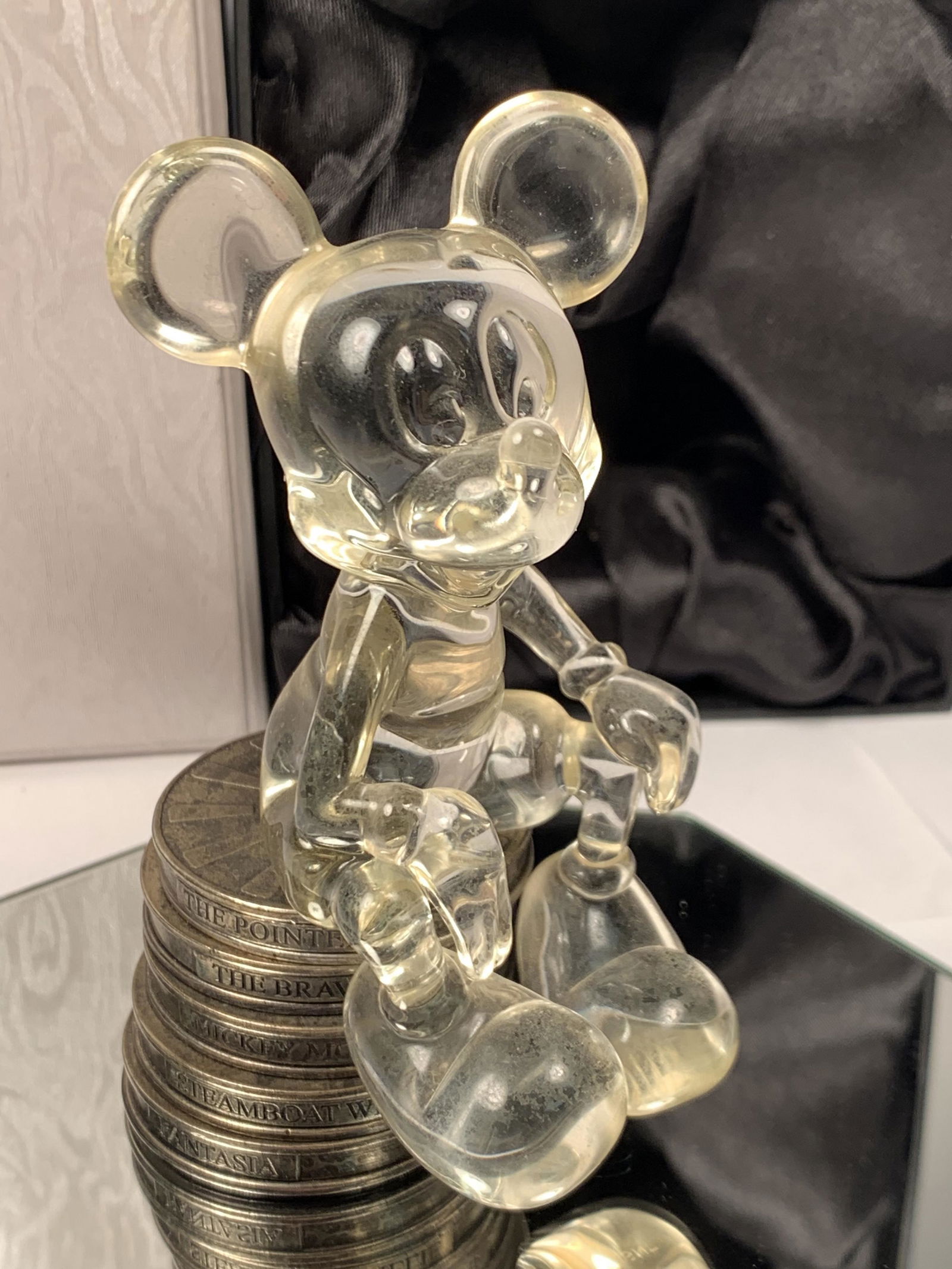 Vintage Disney Mickey Mouse Crystal Figurine Sitting (1 of 9)