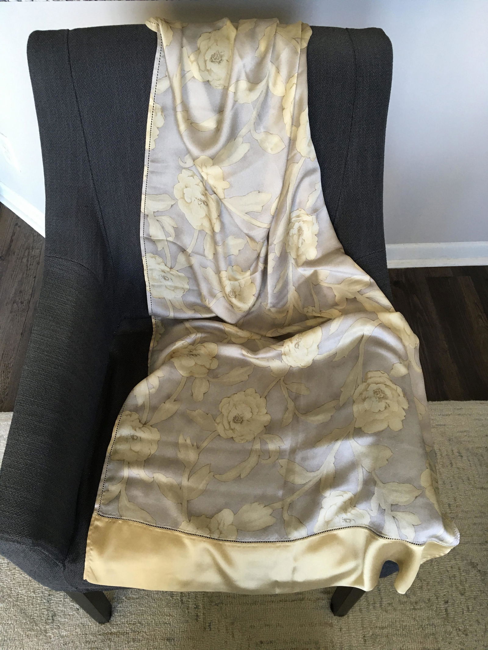 Giorgio Armani Black Label 100% Silk Scarf/Shawl (1 of 2)