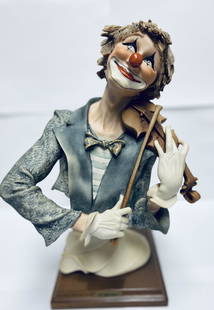 1990 Giuseppe Armani Florence Limited Edition The Fiddler Clown Figurine #0725-E: 1990 Giuseppe Armani Florence Limited Edition The Fiddler Clown Figurine #0725-E - Signed by G. Armani - Figurine is about 12.25". Limited Edition 369/5000 . Made in Italy. Box including. The