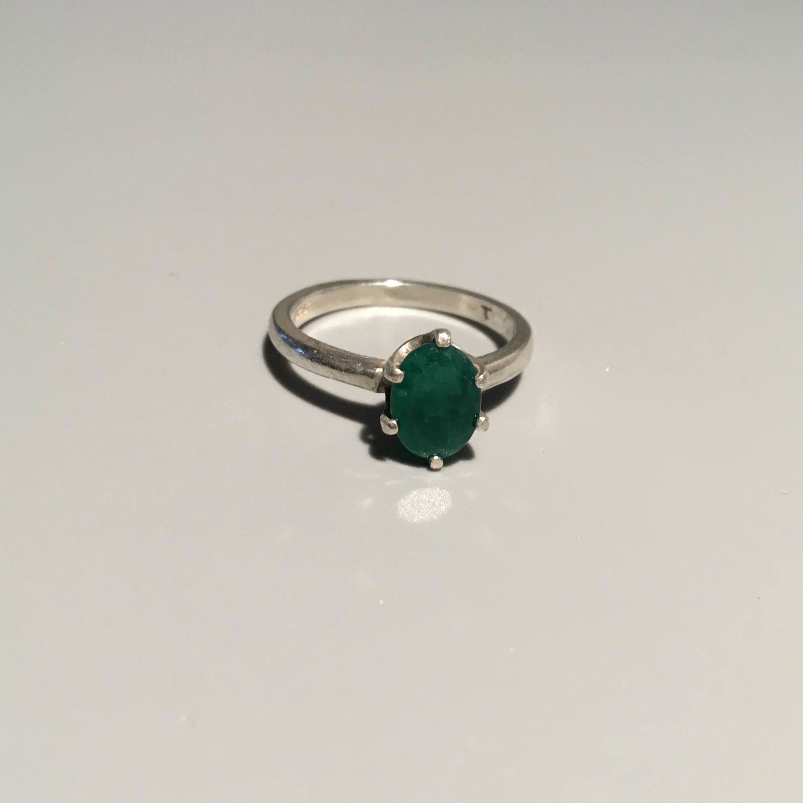Sterling Silver & Chrysoprase Ring Size 12 (1 of 2)