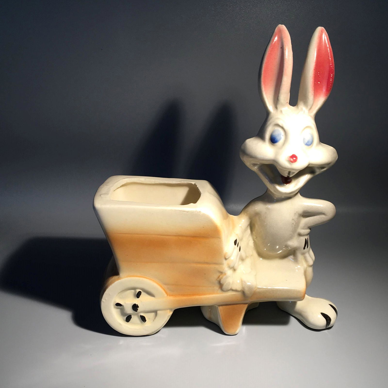 Vintage Bugs Bunny Planter (1 of 2)