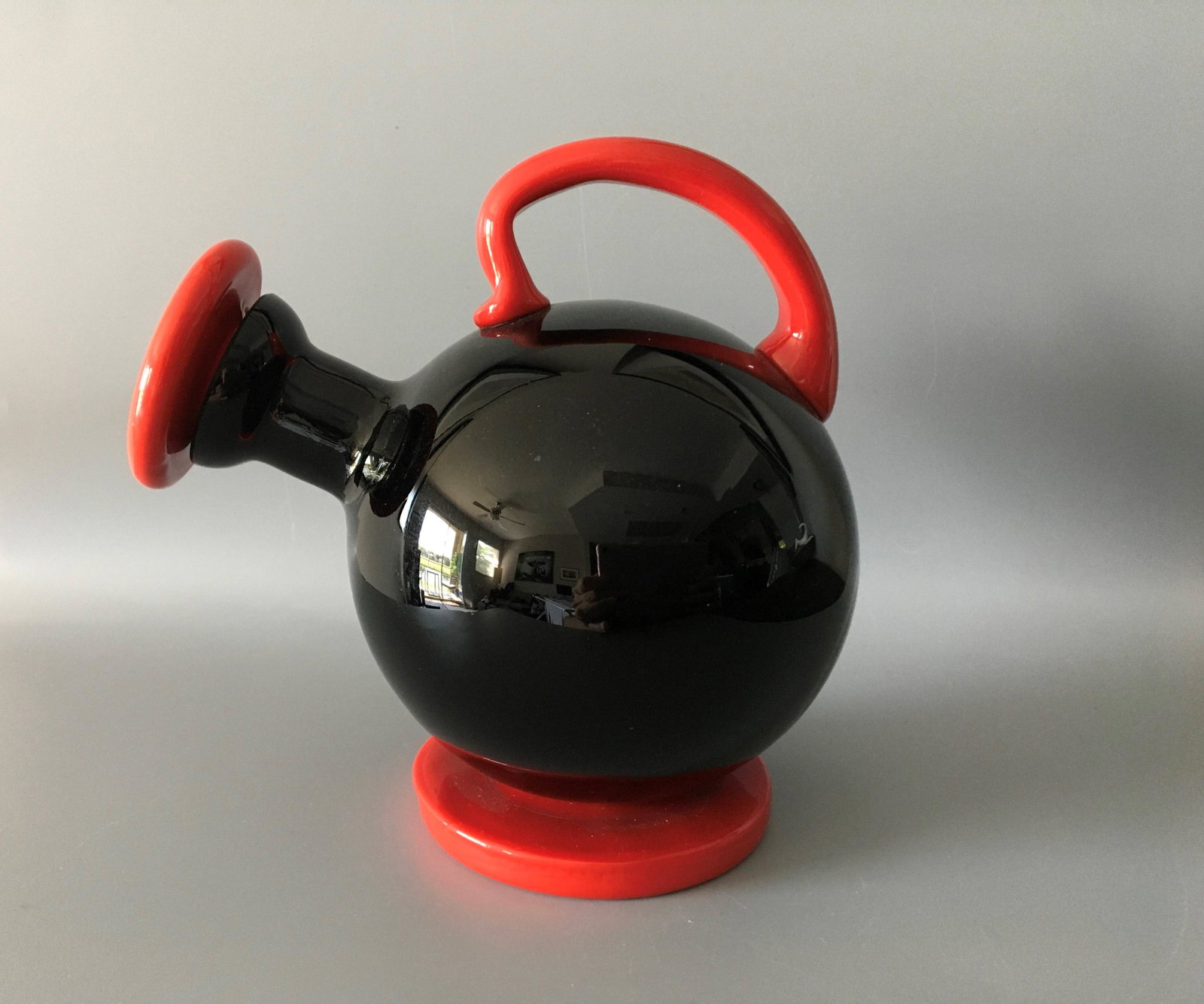 Rare Rosolio Decanter 1930\'s Napoleone Martinuzzi: Rare Rosolio Decanter, 1930\'s Napoleone Martinuzzi, Original 30s Deco Murano Art Glass Made in Italy, 9 in. Tall.