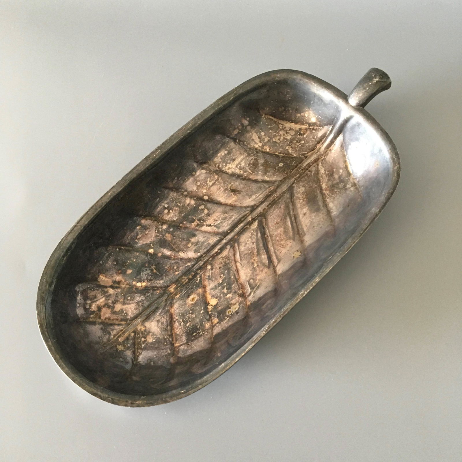 Vintage International Silver Co. Leaf Serving Dish (1 of 2)
